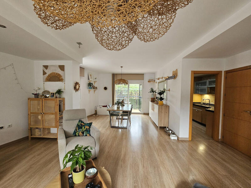 3 bedroom Townhouse for sale