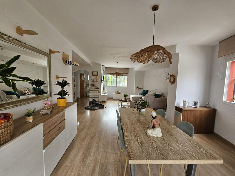 3 bedroom Townhouse for sale