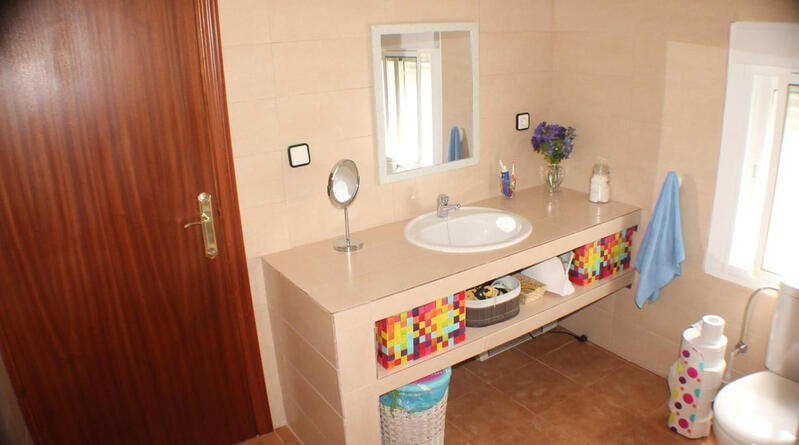 4 спальная комната Деревенский Дом продается