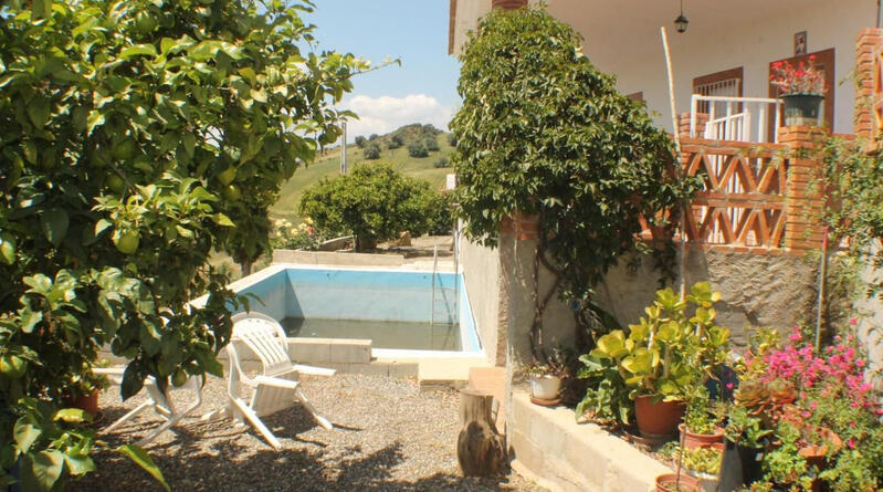 4 спальная комната Деревенский Дом продается