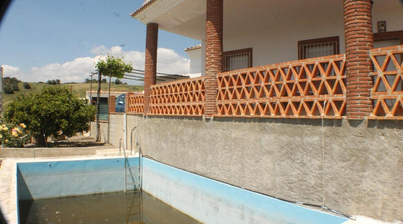 4 спальная комната Деревенский Дом продается