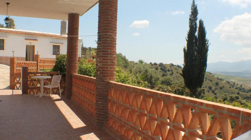 4 спальная комната Деревенский Дом продается