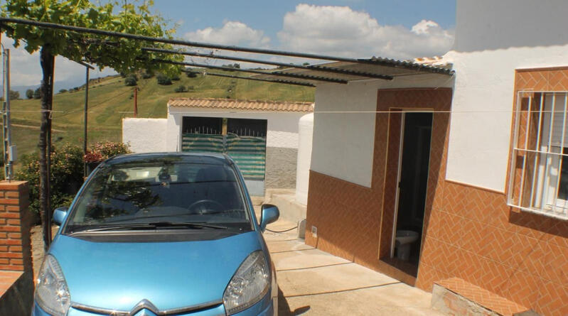 4 спальная комната Деревенский Дом продается