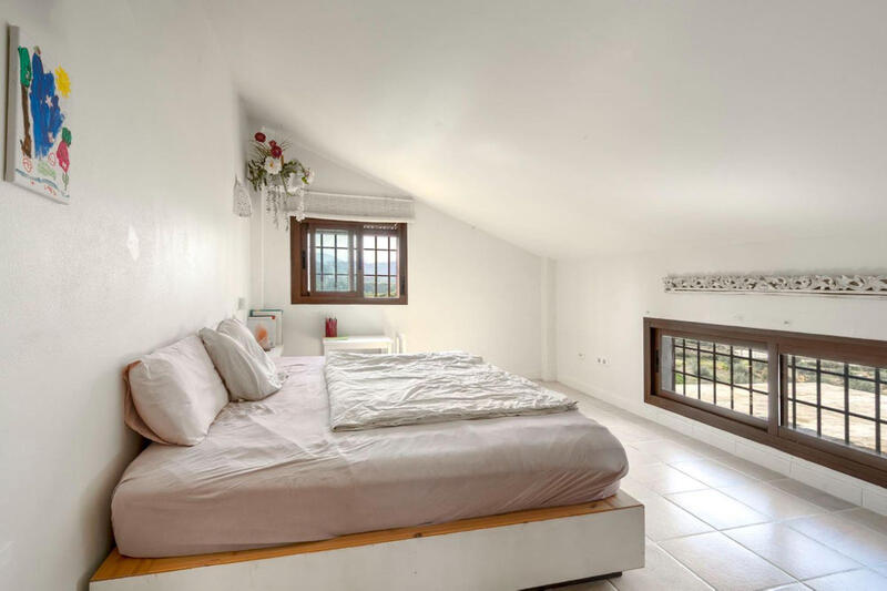 3 bedroom Commercial Property for sale