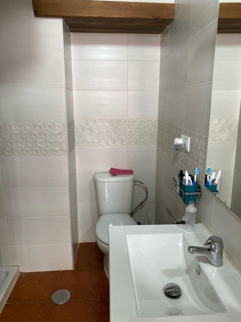 2 slaapkamer Gezinswoning Te koop 2 slaapkamer Gezinswoning Te koop