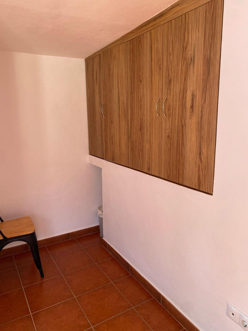 2 slaapkamer Gezinswoning Te koop 2 slaapkamer Gezinswoning Te koop