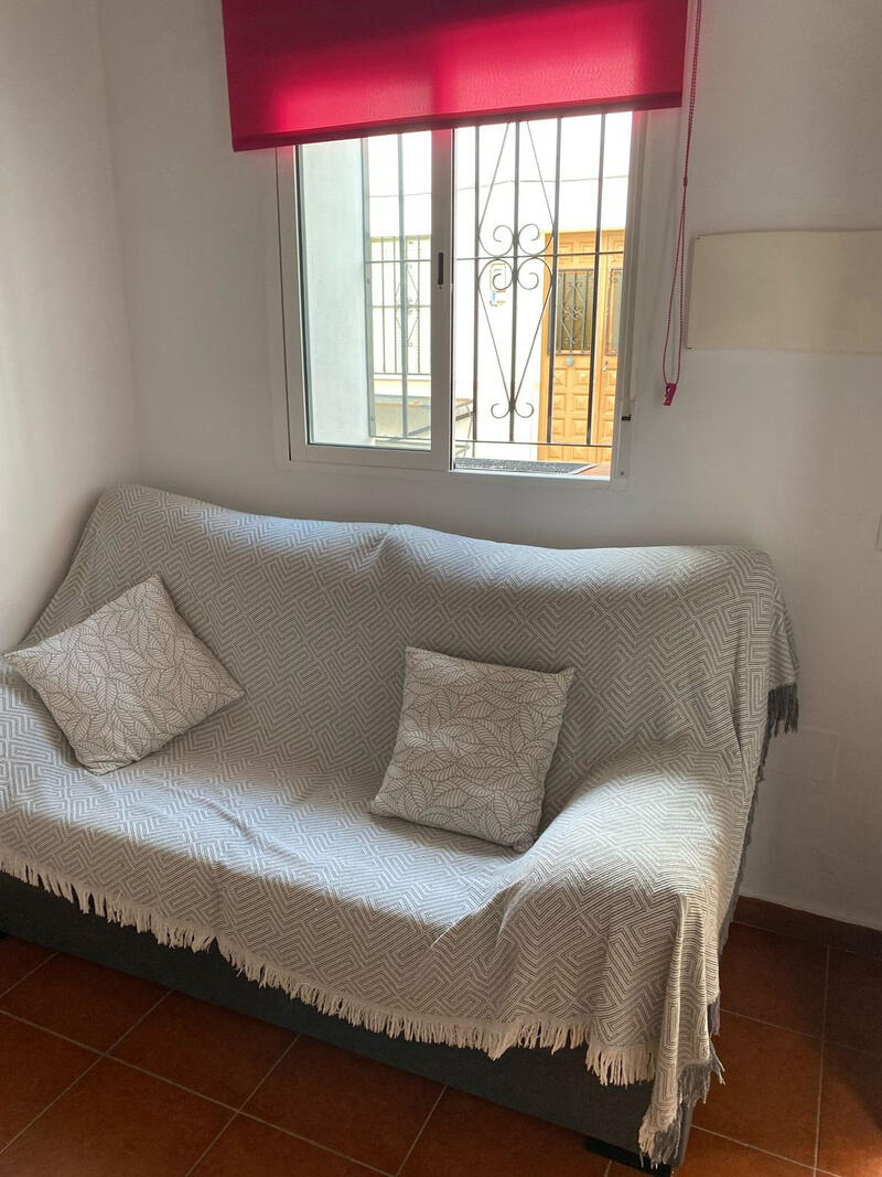 2 slaapkamer Gezinswoning Te koop 2 slaapkamer Gezinswoning Te koop