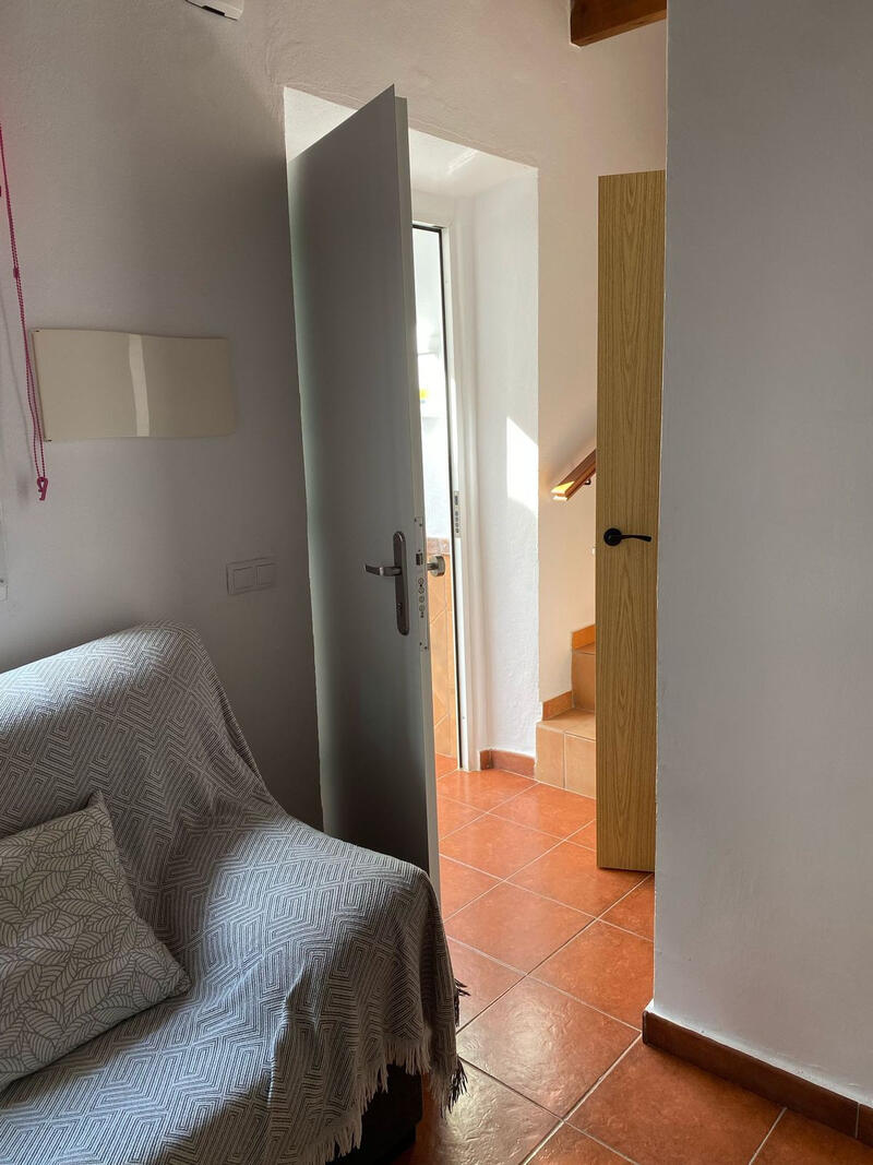 2 slaapkamer Gezinswoning Te koop 2 slaapkamer Gezinswoning Te koop