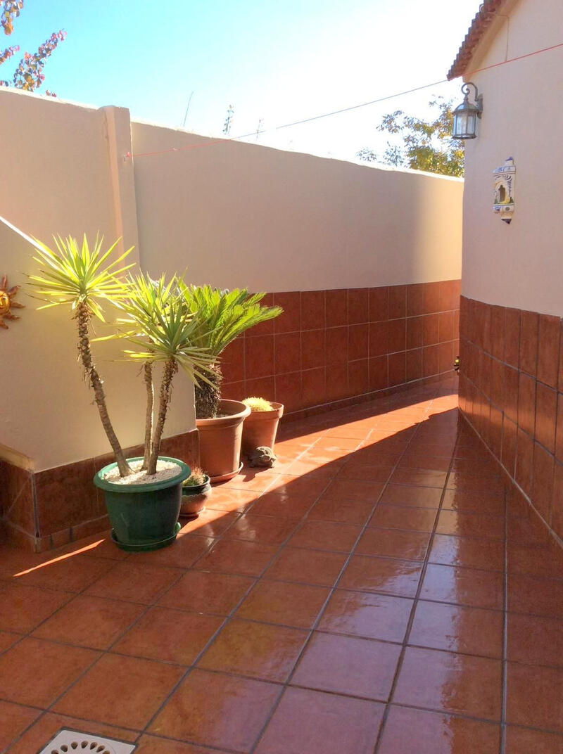 5 спальная комната вилла продается 5 спальная комната вилла продается