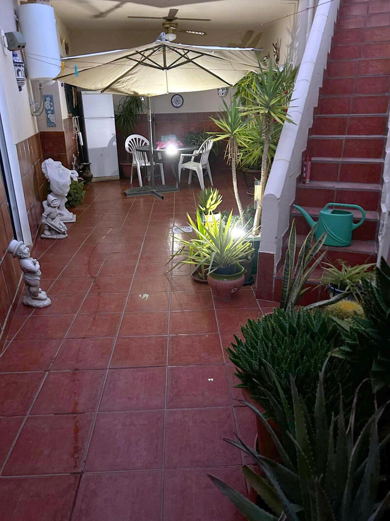 5 спальная комната вилла продается 5 спальная комната вилла продается