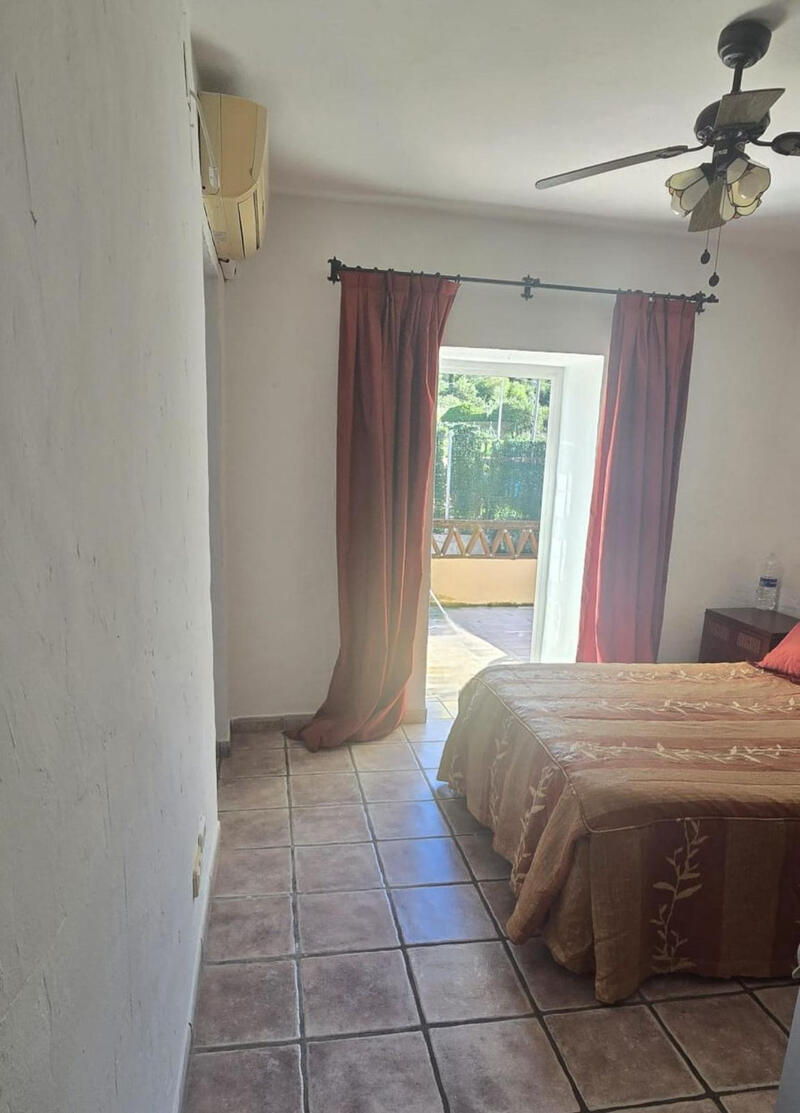 5 bedroom Country House for sale