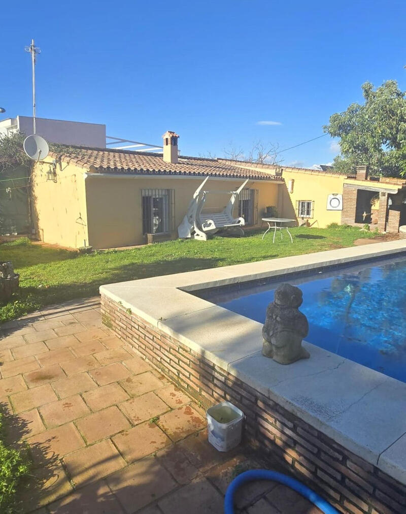 5 bedroom Commercial Property for sale