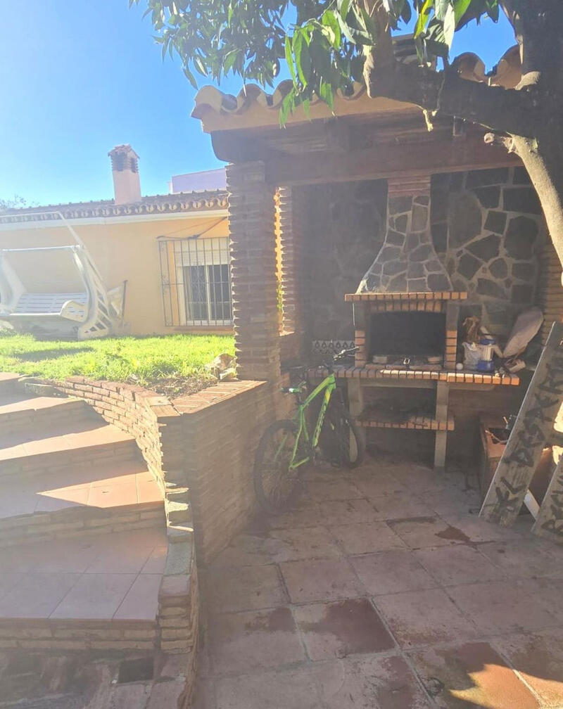 5 bedroom Commercial Property for sale