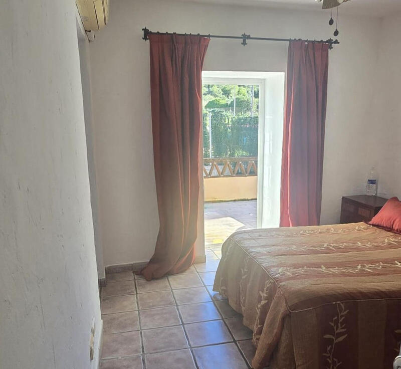 5 bedroom Commercial Property for sale