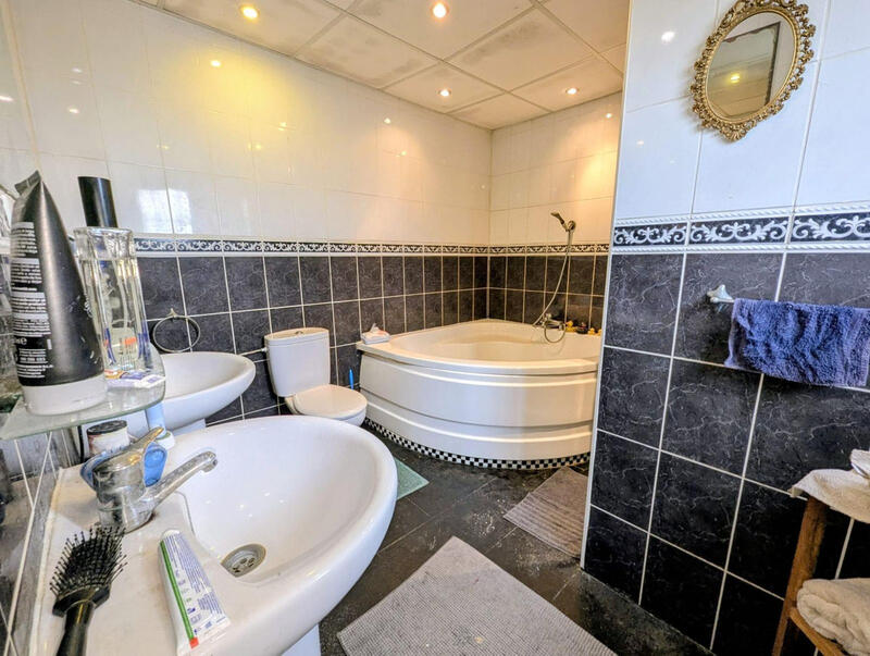 6 soverom Villa til salgs