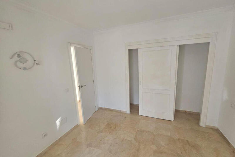 1 slaapkamer Appartement Te koop