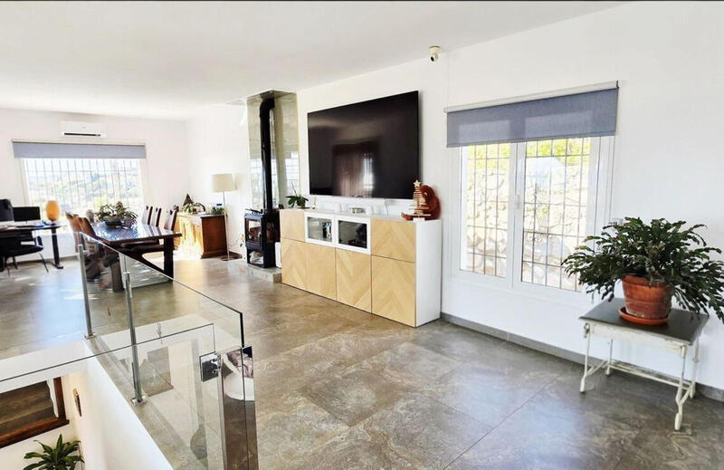 4 спальная комната вилла продается