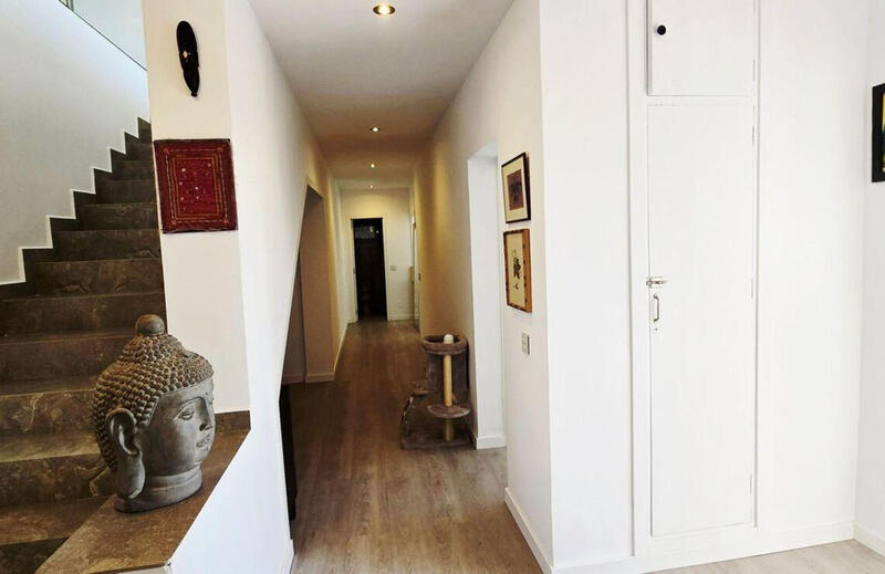 4 спальная комната вилла продается