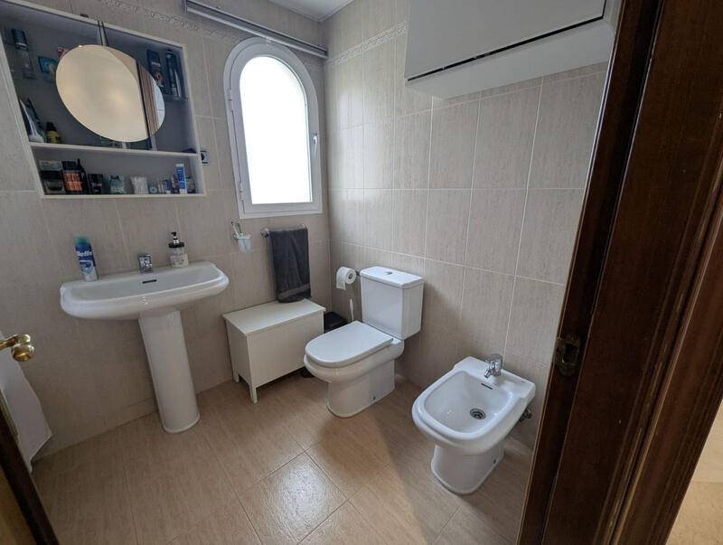 2 спальная комната квартира продается