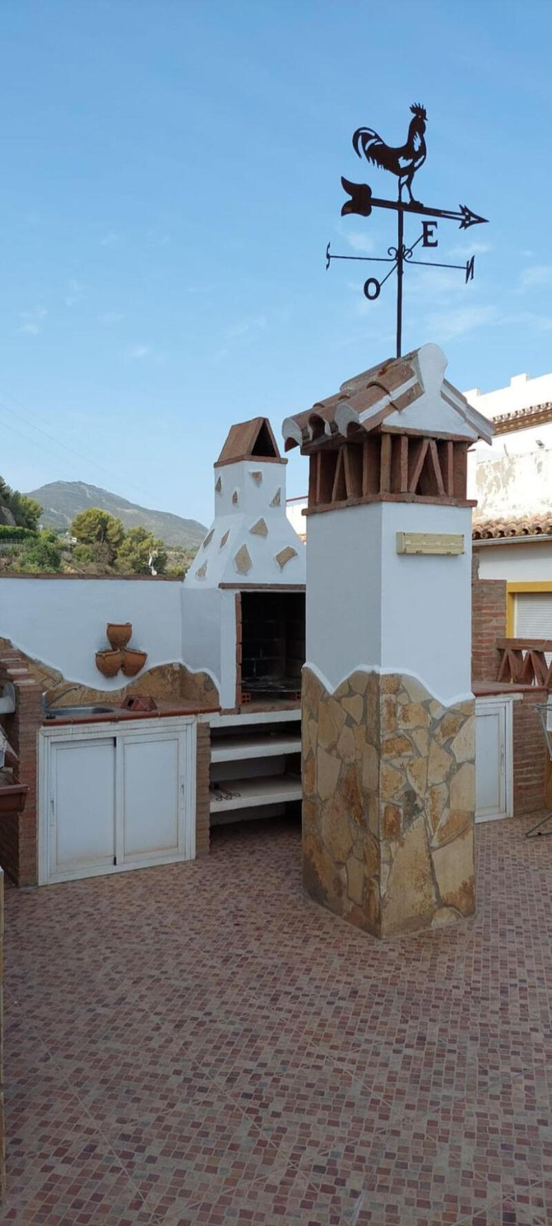 4 bedroom Townhouse for sale