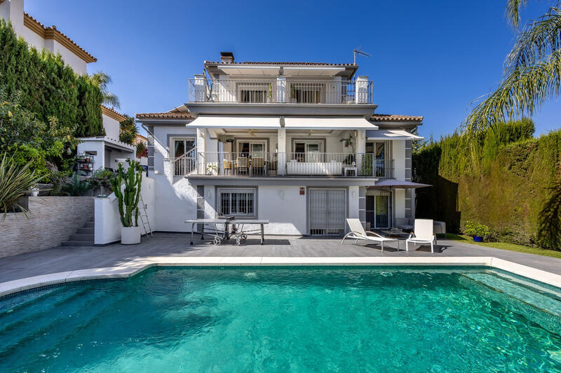 Villa en venta en Coin, Málaga