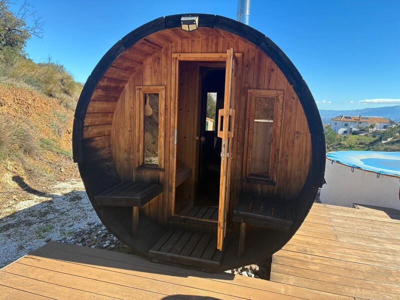 4 спальная комната Деревенский Дом продается