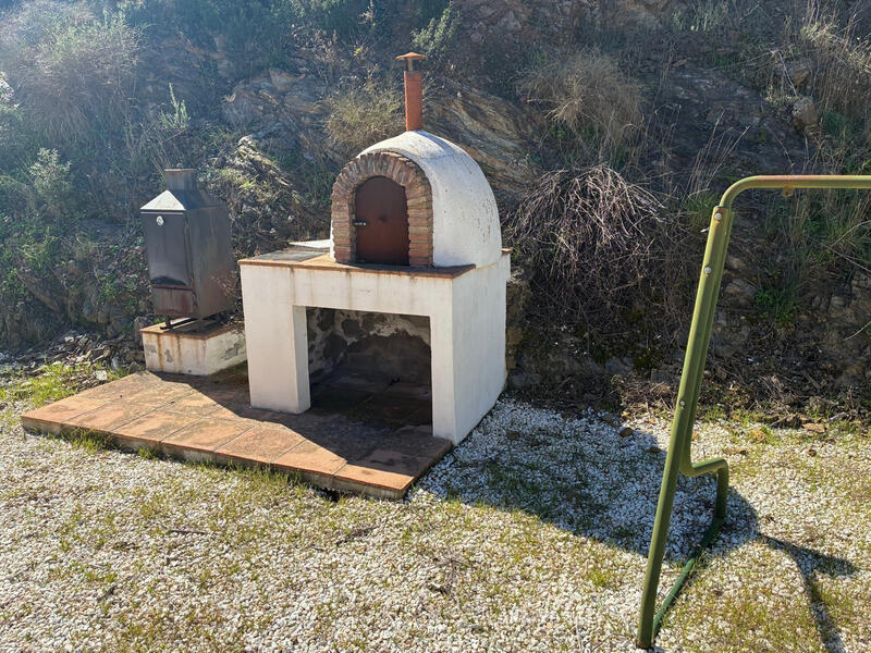 4 спальная комната Деревенский Дом продается