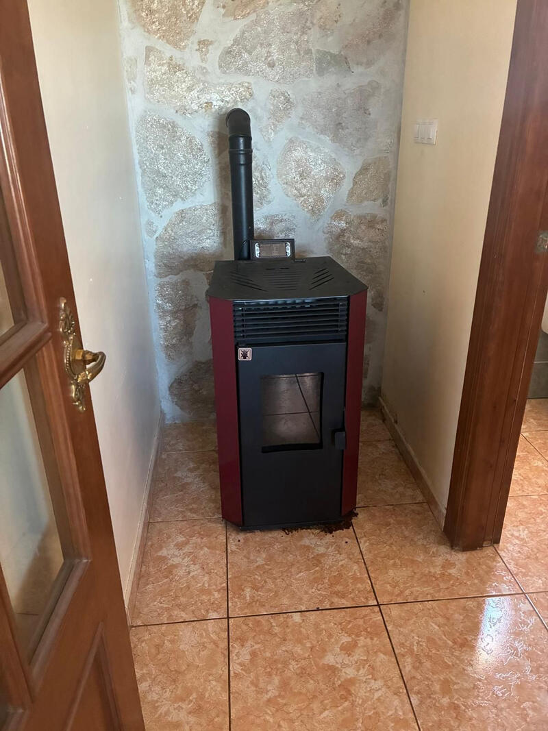 4 спальная комната Деревенский Дом продается