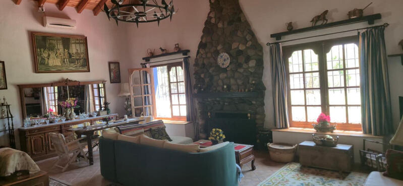 3 bedroom Country House for sale