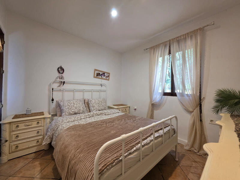 3 bedroom Commercial Property for sale