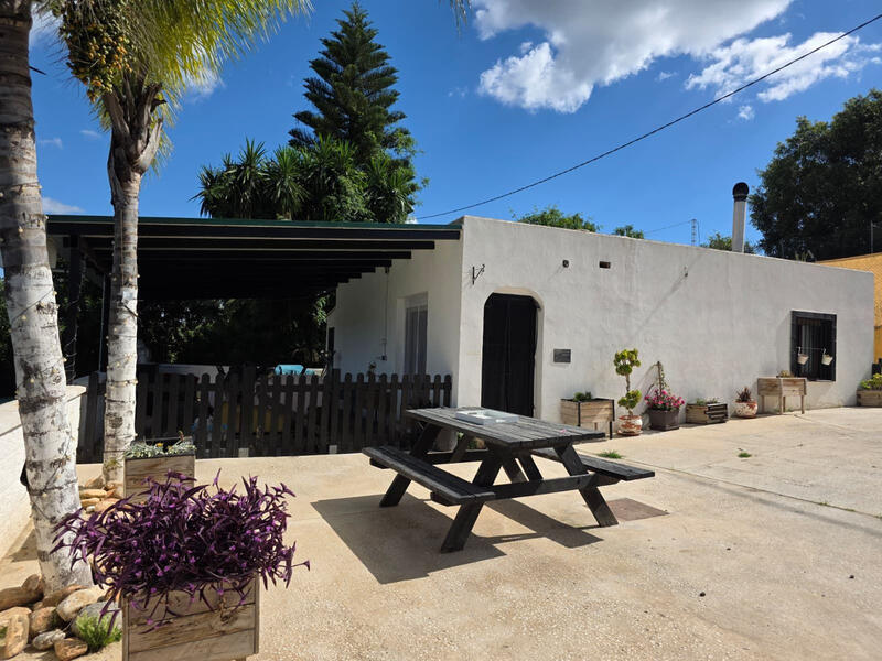 3 bedroom Commercial Property for sale