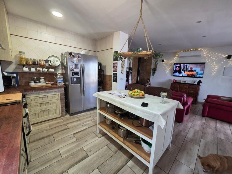 3 bedroom Commercial Property for sale