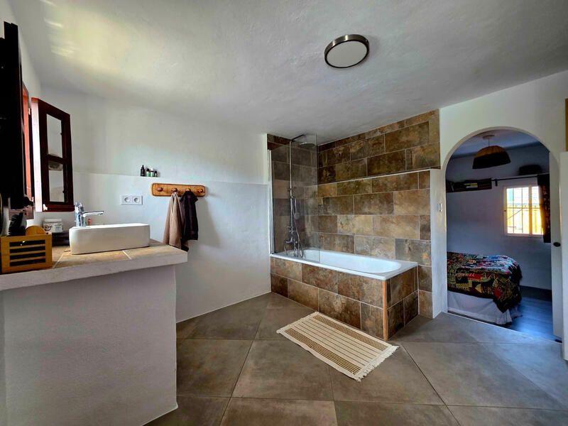 4 bedroom Country House for sale 4 bedroom Country House for sale