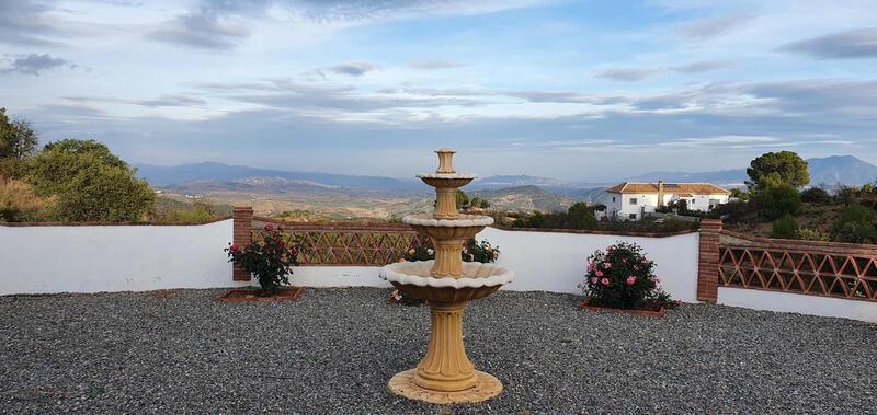 4 bedroom Country House for sale 4 bedroom Country House for sale