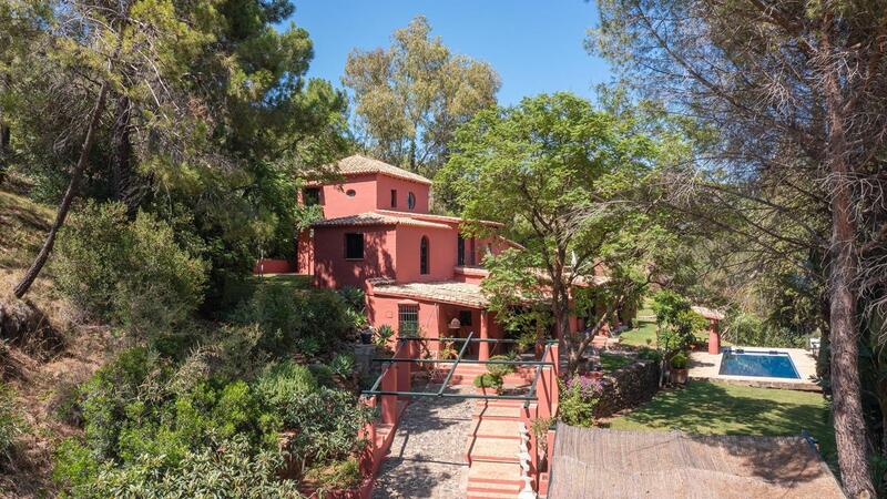 Villa til salgs i Benahavis, Málaga