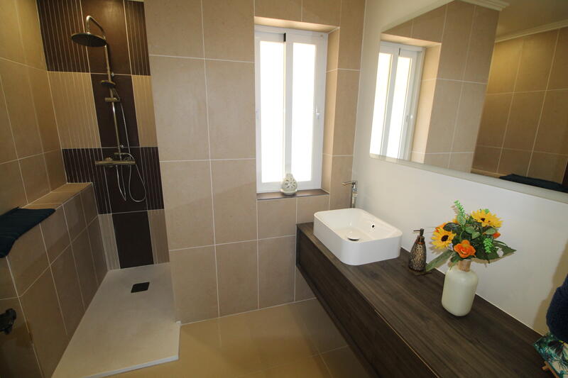 4 Cuarto Villa en venta