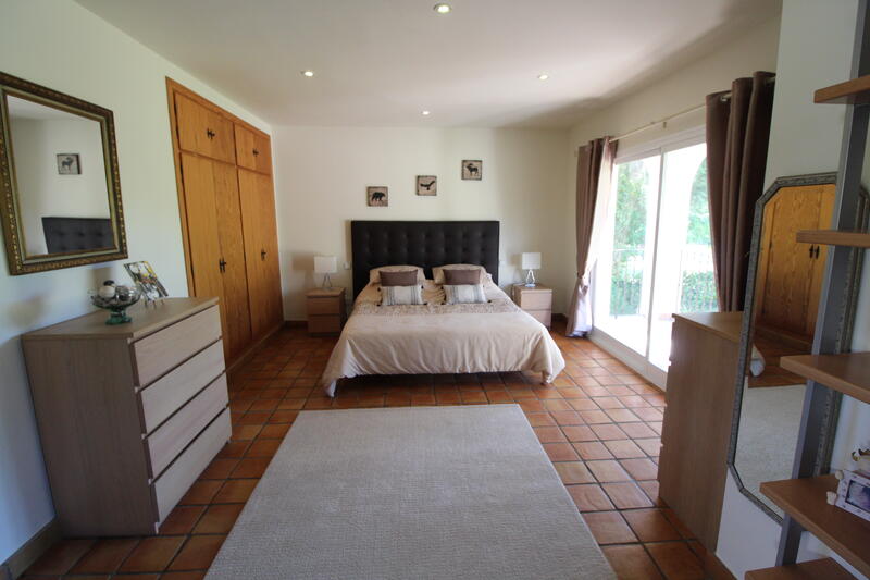 4 Cuarto Villa en venta