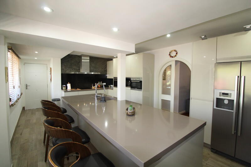 4 Cuarto Villa en venta