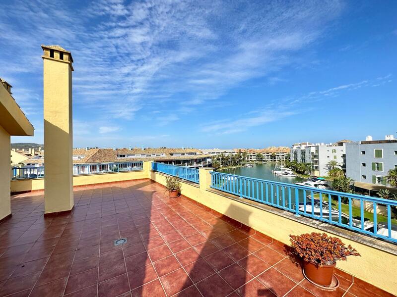 4 bedroom Apartment in Sotogrande