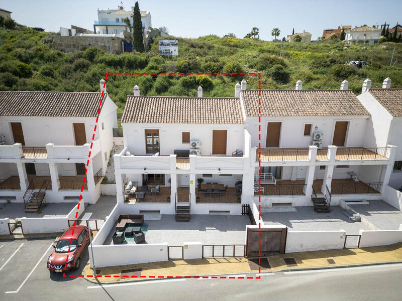 Maison de Ville à vendre dans Casares Playa, Málaga