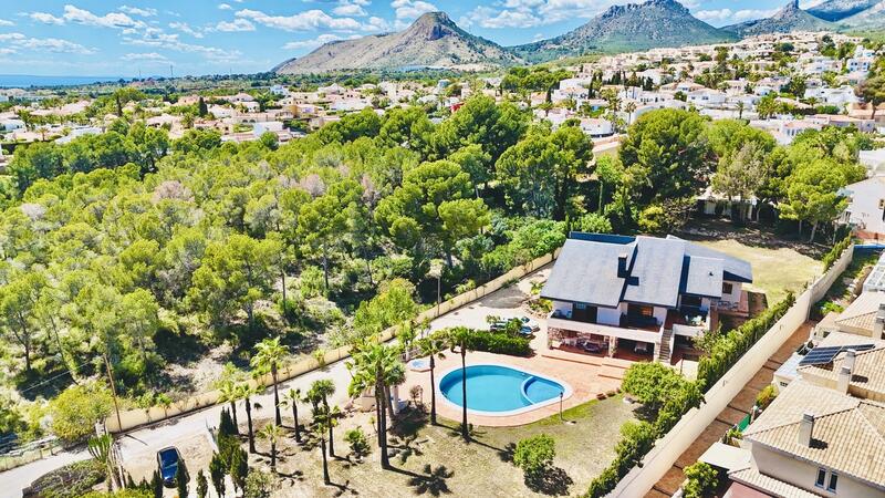 Villa à vendre dans La Nucia, Alicante