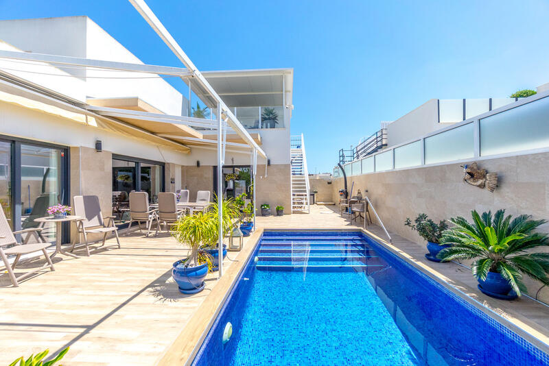 Villa en venta en Daya Nueva, Alicante