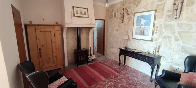 5 bedroom Country House for sale