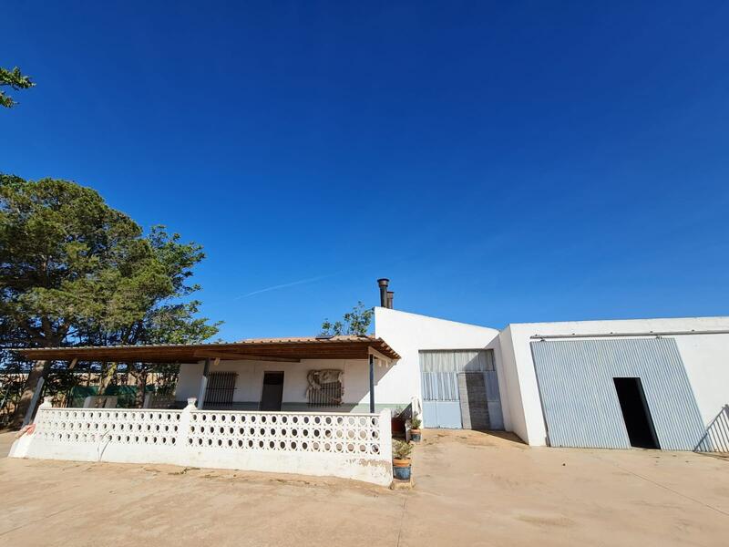 Villa en venta en Yecla, Murcia