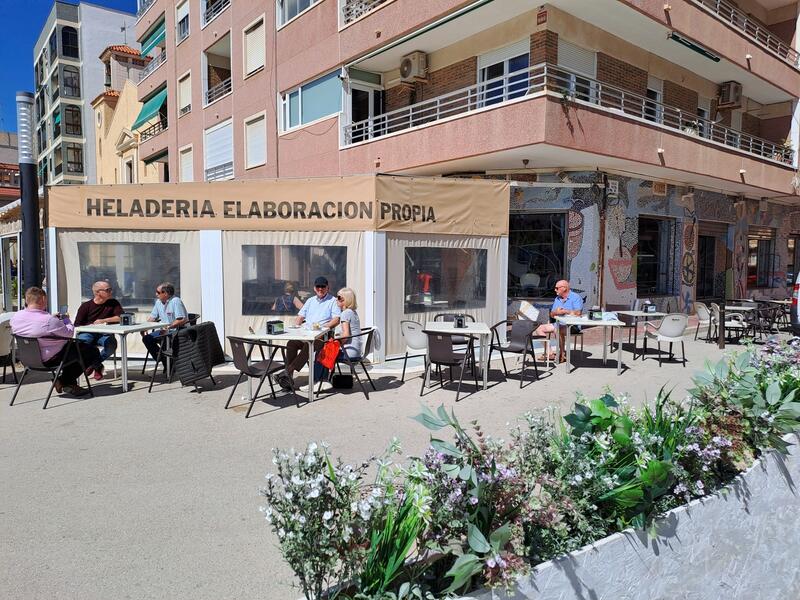 Local Commercial à vendre dans La Mata, Alicante