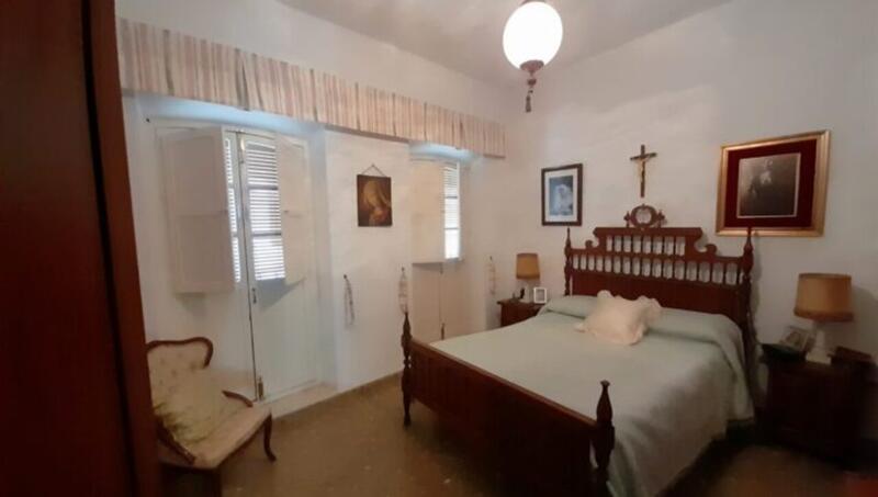 3 slaapkamer Gezinswoning Te koop