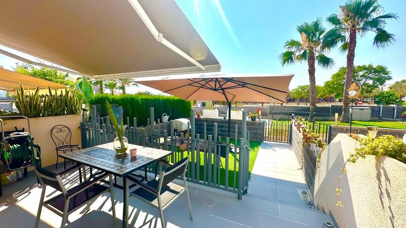 Adosado en venta en Torrevieja, Alicante