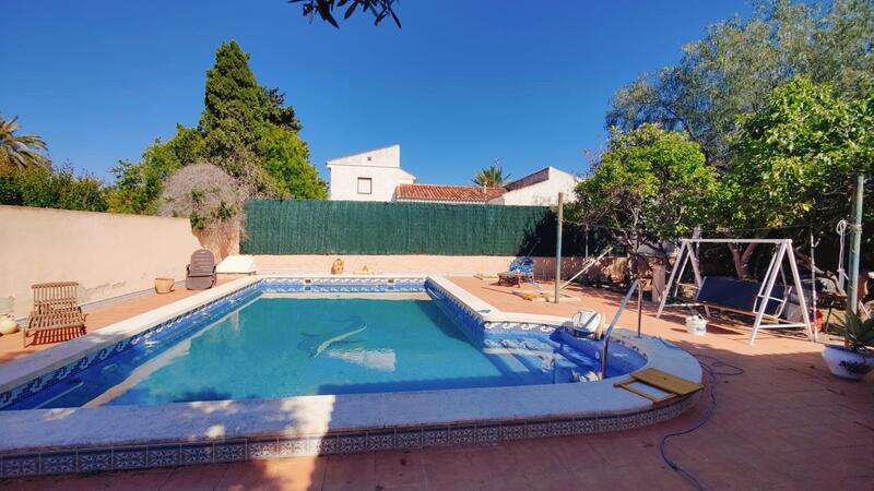 Villa Te koop in Torrevieja, Alicante