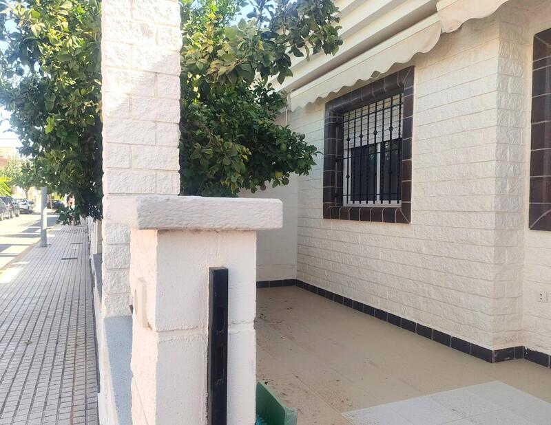 Adosado en venta en Pilar de la Horadada, Alicante