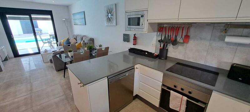2 Cuarto Villa en venta